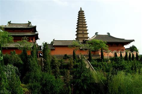  Le Temple de la Paix Céleste: Un joyau architectural millénaire à Yuncheng !